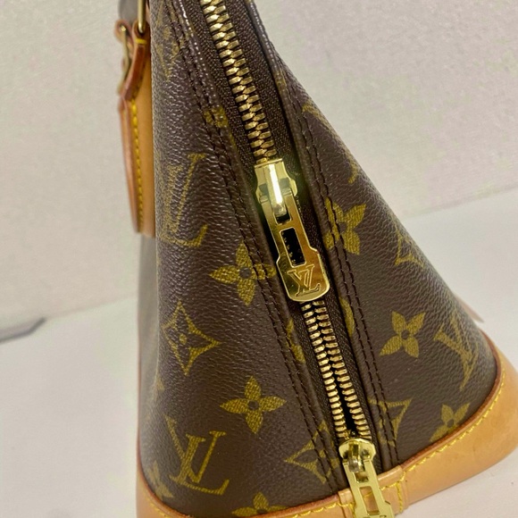 Louis Vuitton Monogram Alma PM - Picture 7 of 14